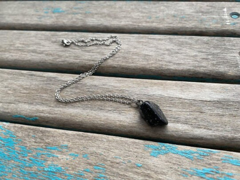 Black Speckled Stone Pendant Necklace